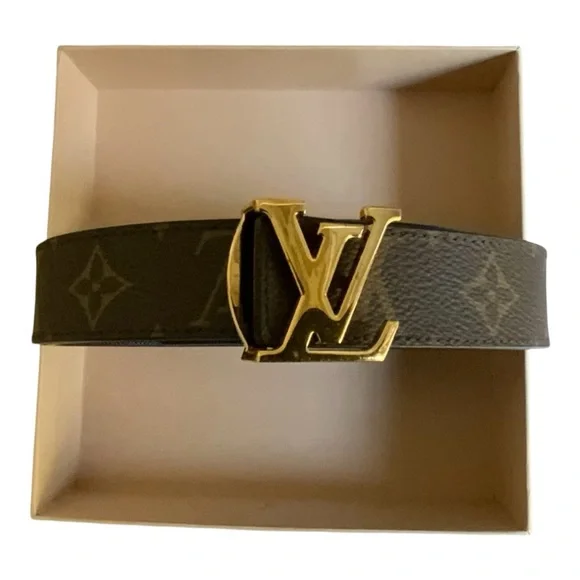 Authentic Louis Vuitton Initialed 30 MM. Reversible Belt. Size 85 - Picture 8 of 9